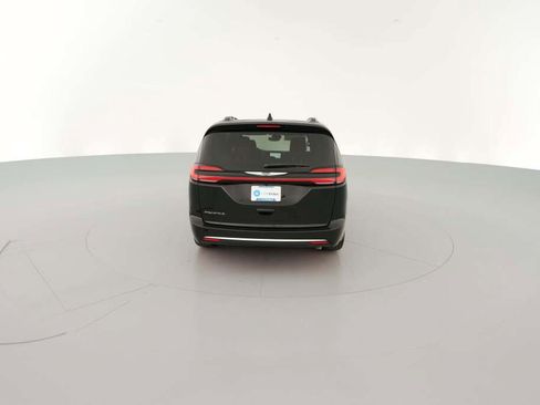 New 2026 Chrysler Pacifica Pinnacle image 10