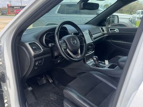 Used 2022 Jeep Grand Cherokee Laredo X image 10