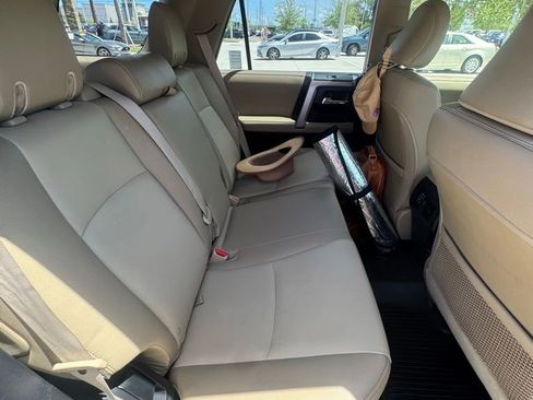 Used 2018 Toyota 4Runner SR5 Premium RWD image 6