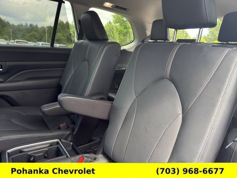 Used 2024 Toyota Grand Highlander AWD image 25