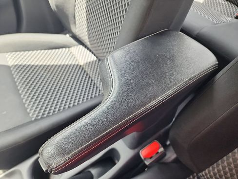 Used 2022 Nissan Versa S FWD image 31