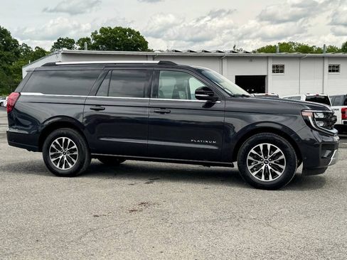 Used 2025 Ford Expedition Max Platinum AWD/4WD image 2