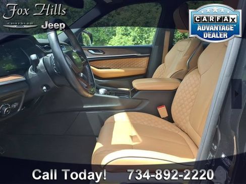 Used 2023 Jeep Grand Cherokee Summit AWD/4WD image 16