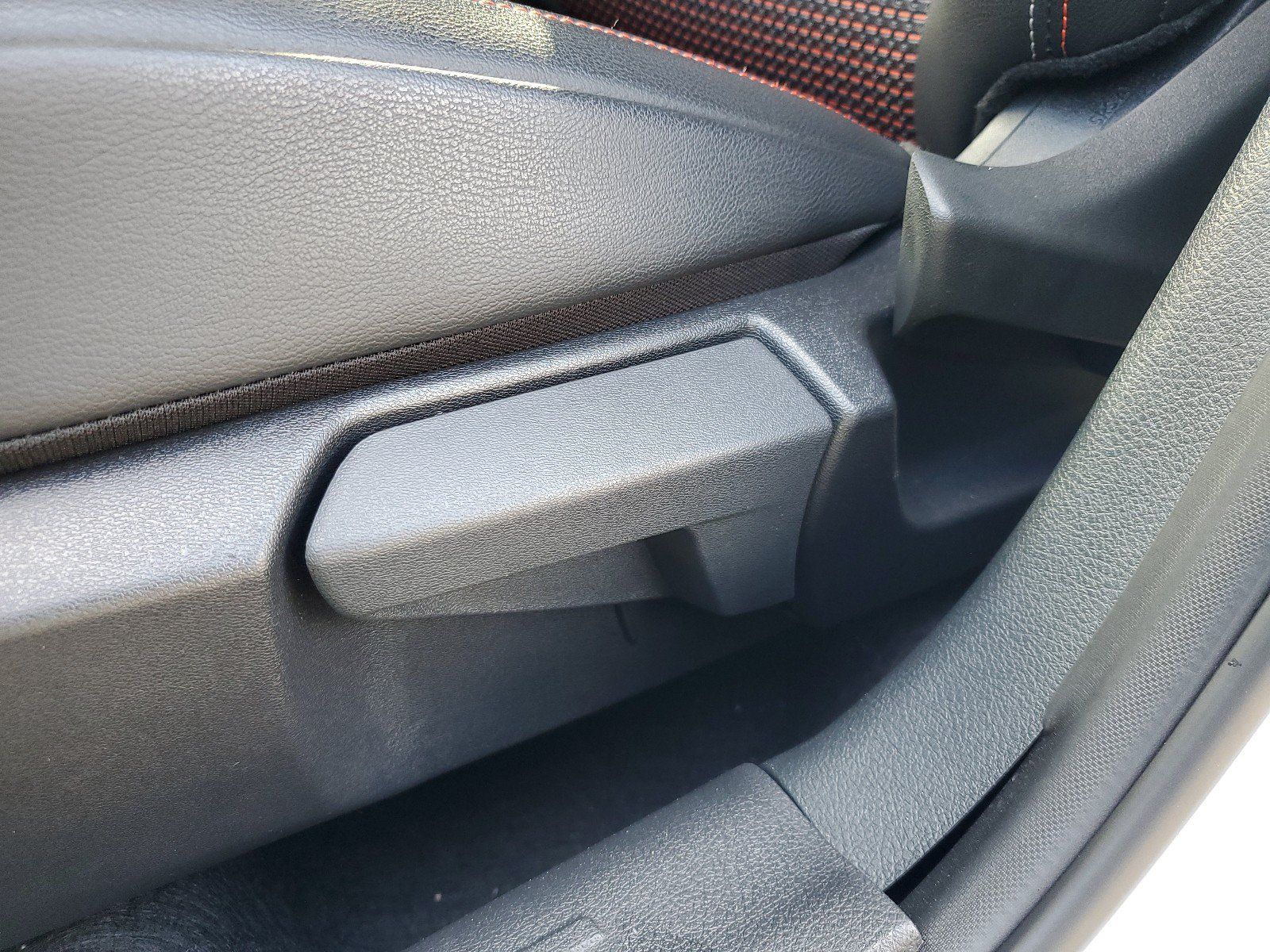 Certified 2025 Nissan Kicks SR AWD/4WD image 10