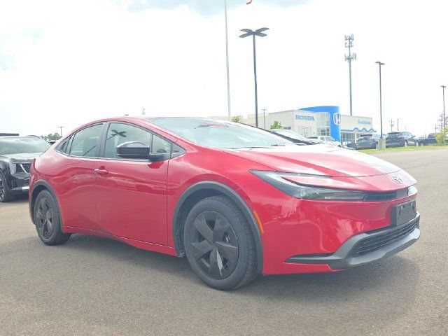 Used 2025 Toyota Prius LE FWD image 7