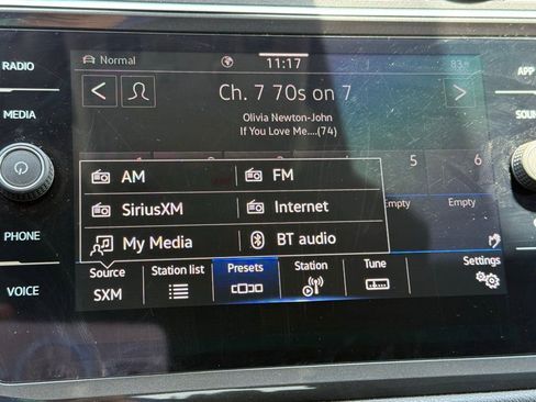 Used 2023 Volkswagen Tiguan SE image 10