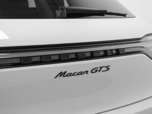 Certified 2025 Porsche Macan GTS image 25