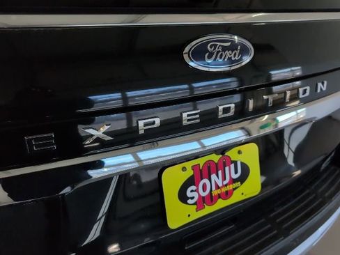 Certified 2024 Ford Expedition Limited image 39