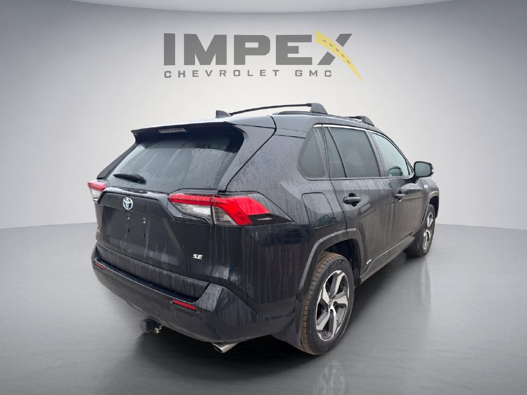 Used 2021 Toyota RAV4 SE w/ Weather & Moonroof Package AWD/4WD image 5