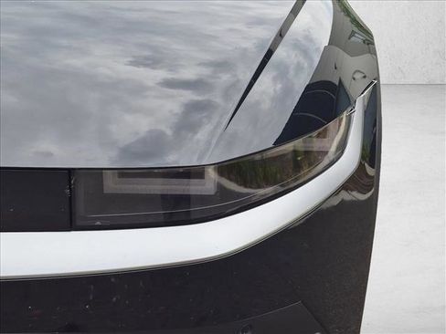 Used 2025 Hyundai Ioniq 5 SE RWD image 9