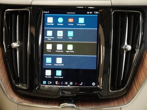 Used 2020 Volvo XC90 T6 Momentum image 22