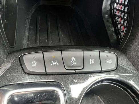 Used 2023 Chevrolet TrailBlazer RS w/ Convenience Package AWD/4WD image 33