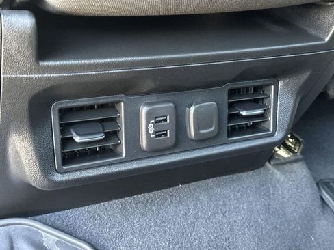 Used 2022 Chevrolet Silverado 1500 LT image 19