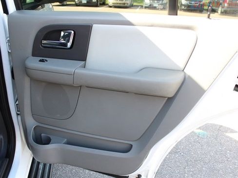 Used 2006 Ford Expedition XLT AWD/4WD image 33