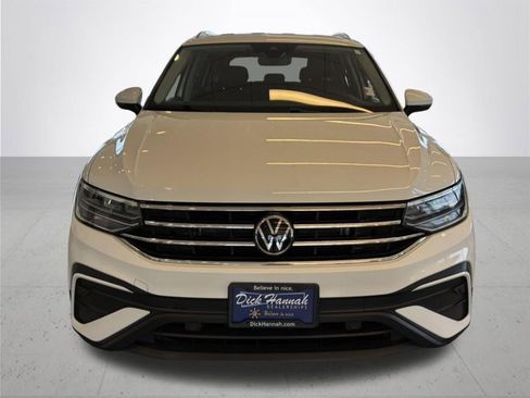 Used 2022 Volkswagen Tiguan SE AWD/4WD image 3