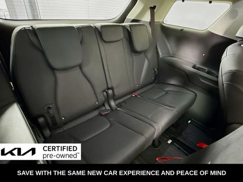 Used 2025 Kia Carnival SX Prestige image 34