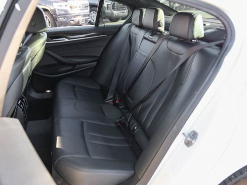 Used 2019 BMW 530i xDrive image 45