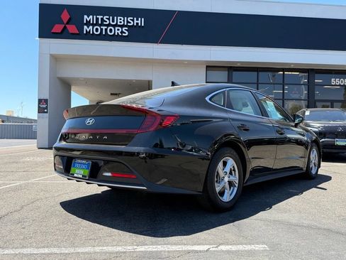 Used 2023 Hyundai Sonata SE w/ Cargo Package FWD image 9
