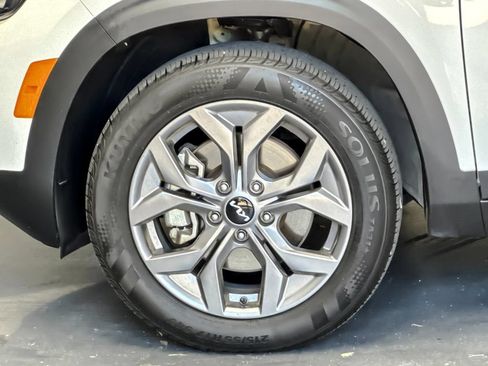 Used 2024 Kia Seltos LX AWD/4WD image 23