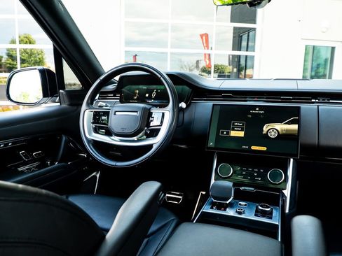 Used 2022 Land Rover Range Rover SE AWD/4WD image 36