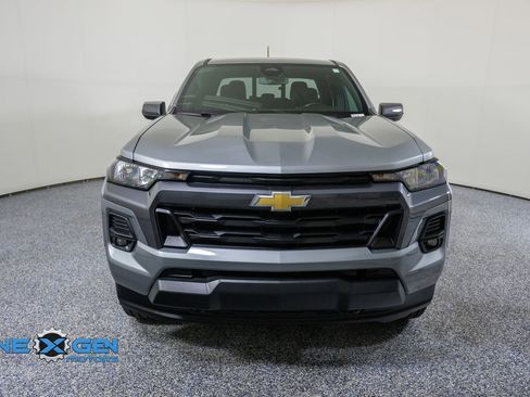 Used 2023 Chevrolet Colorado LT w/ LT Convenience Package AWD/4WD image 2