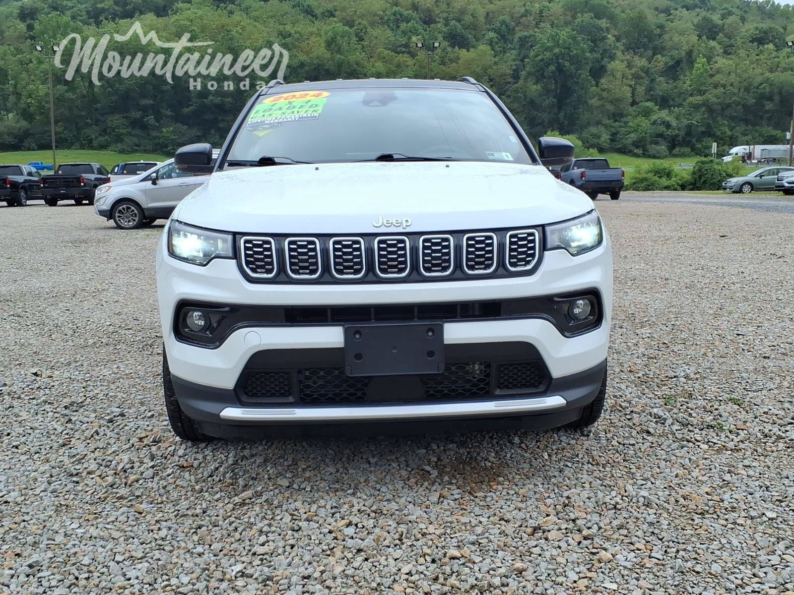 Used 2024 Jeep Compass Limited AWD/4WD image 3