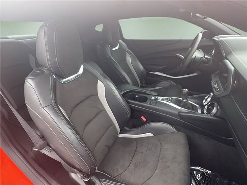 Used 2020 Chevrolet Camaro SS RWD image 20