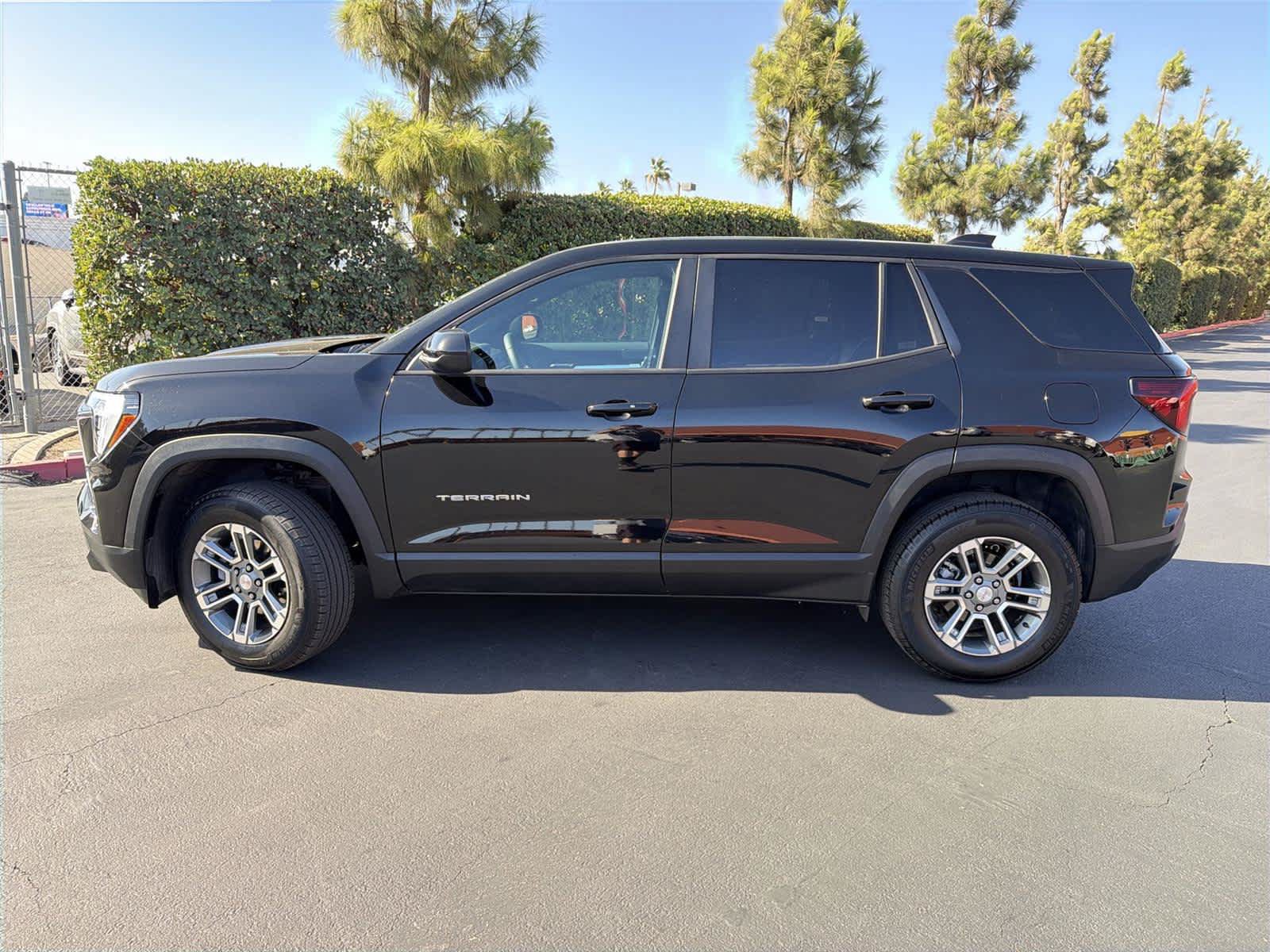 Used 2026 GMC Terrain Elevation FWD image 3