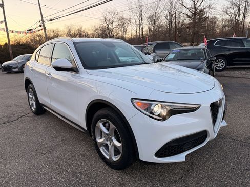 Used 2019 Alfa Romeo Stelvio AWD image 10