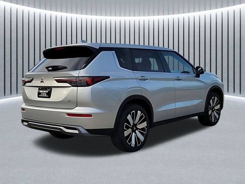 New 2026 Mitsubishi Outlander SE FWD image 6