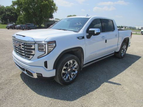 New 2026 GMC Sierra 1500 Denali AWD/4WD image 12