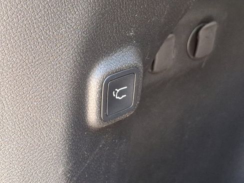 Certified 2023 Jeep Cherokee Altitude Lux image 31