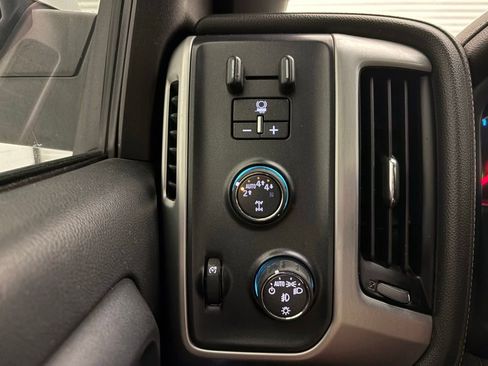 Used 2018 GMC Sierra 1500 SLE w/ SLE Value Package AWD/4WD image 6