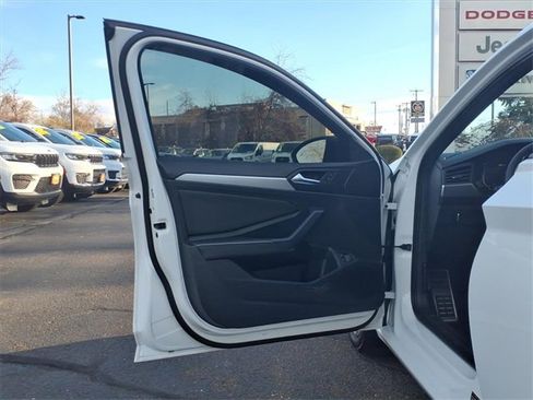 Used 2024 Volkswagen Jetta Sport image 21