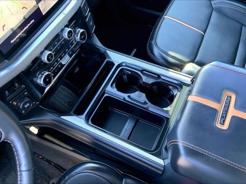 Used 2024 Ford F250 Platinum image 15