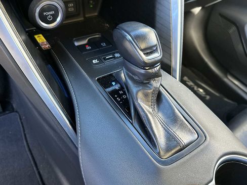 Used 2023 Toyota Venza Nightshade image 24