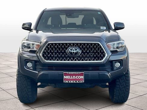 Used 2019 Toyota Tacoma TRD Off-Road image 3