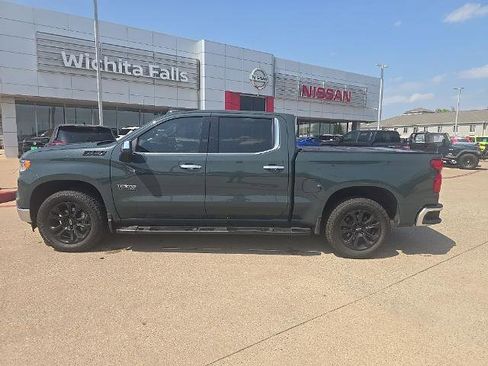 Used 2025 Chevrolet Silverado 1500 LTZ AWD/4WD image 2