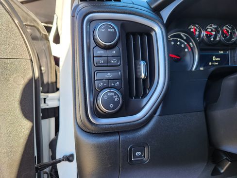 Used 2021 Chevrolet Silverado 1500 LT image 7