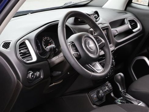 Used 2020 Jeep Renegade Latitude image 11
