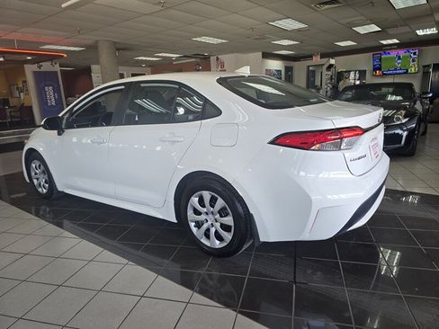 Used 2022 Toyota Corolla LE FWD image 6