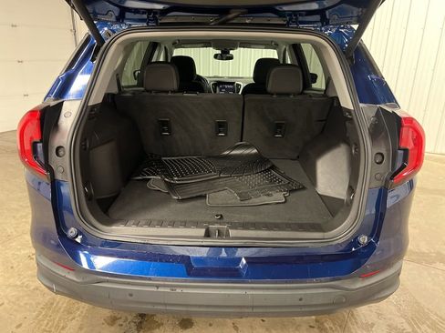 Certified 2022 GMC Terrain SLE w/ Driver Convenience Package image 11