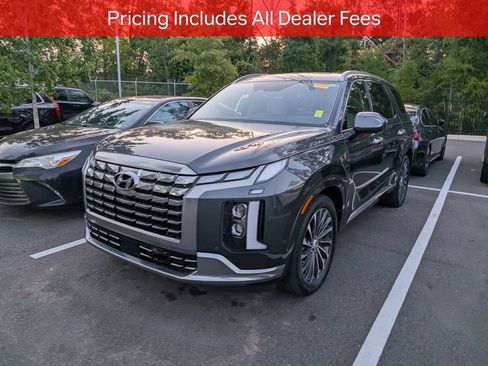 Used 2023 Hyundai Palisade Calligraphy w/ Cargo Package FWD image 3