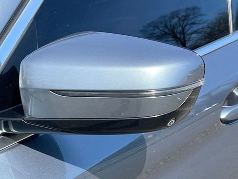 Used 2019 BMW 530i xDrive w/ Premium Package image 10