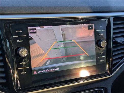 Used 2023 Volkswagen Atlas SE w/ Panoramic Sunroof Package image 13