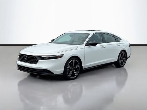 Used 2023 Honda Accord Sport image 3