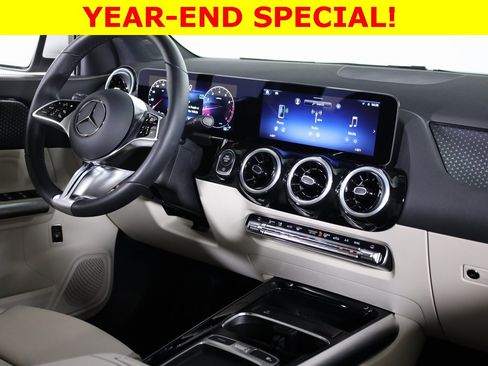 Certified 2025 Mercedes-Benz GLA 250 4MATIC image 45