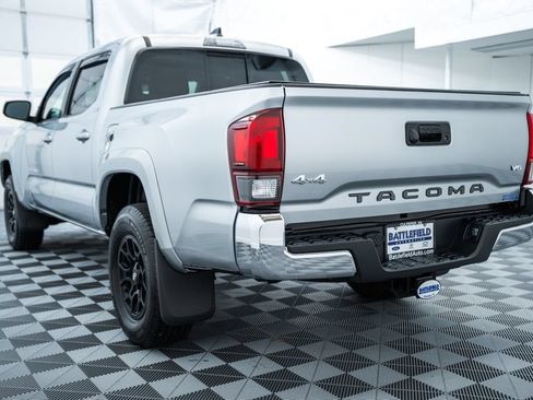Certified 2022 Toyota Tacoma SR5 AWD/4WD image 5