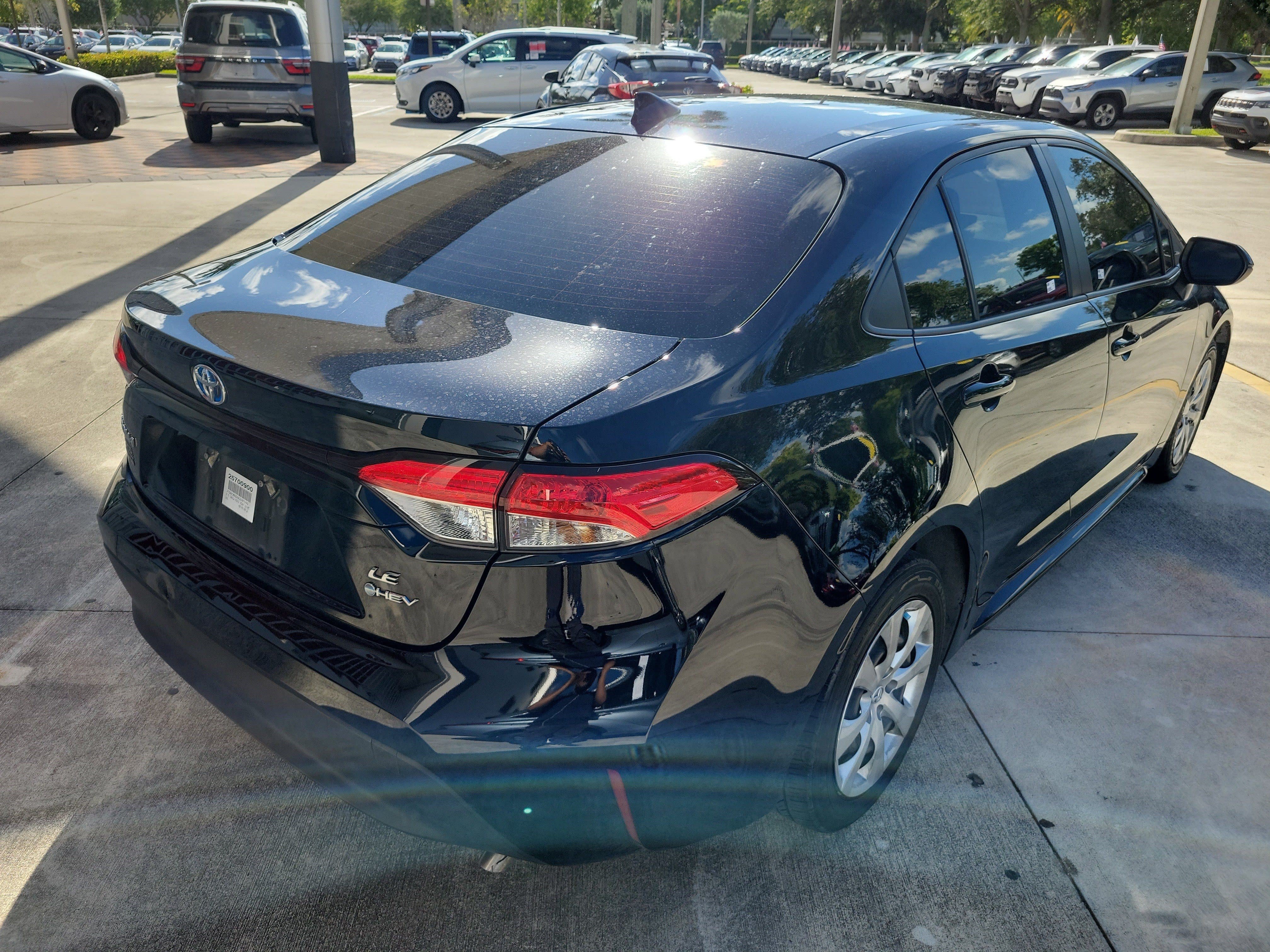 Used 2025 Toyota Corolla LE FWD image 7