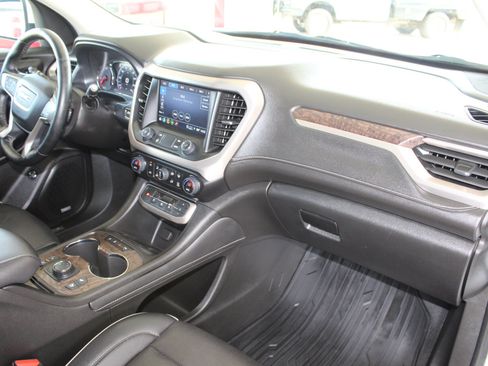 Used 2023 GMC Acadia Denali w/ Denali Technology Package AWD/4WD image 18